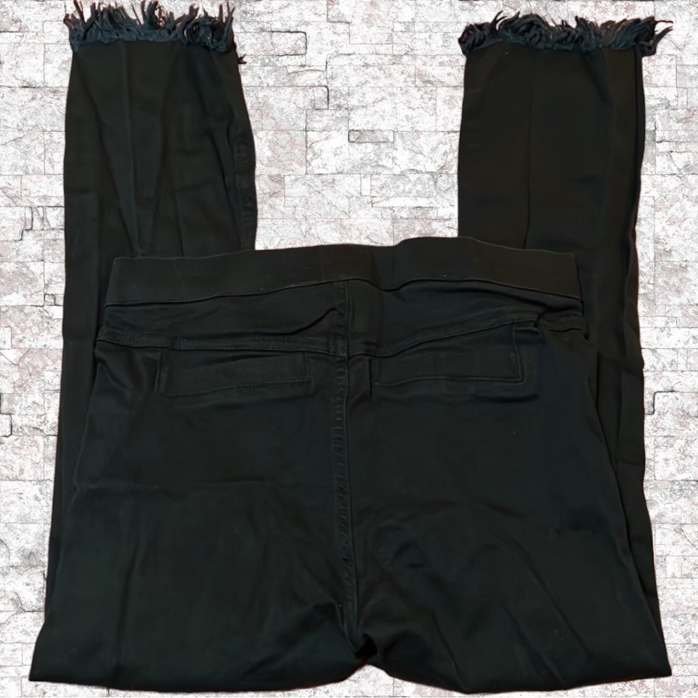 Utopia Capris - image 3